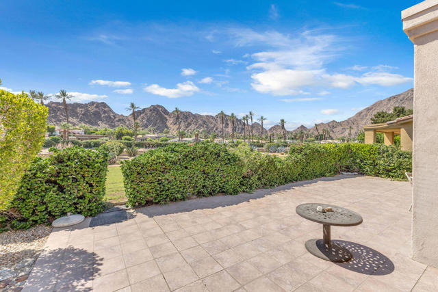 78565 Vista Del Fuente, Indian Wells CA: https://media.crmls.org/mediaz/c3ee3e1b-99ce-4ec0-8982-60ee16de2135.jpg