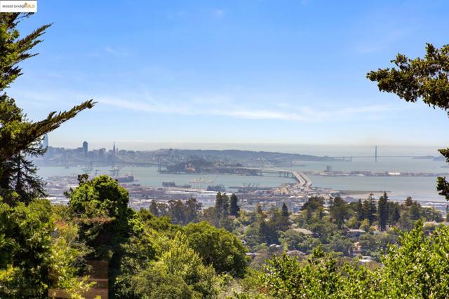 6766 Armour Dr, Oakland CA: https://media.crmls.org/mediaz/c3ee9a51-a046-498d-9fbb-eae5e4fb26bb.jpg
