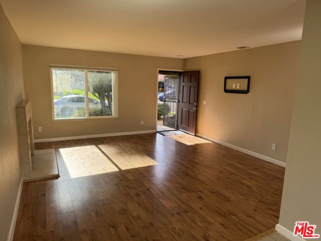 Image 5 of 27 For 41760 Largo  