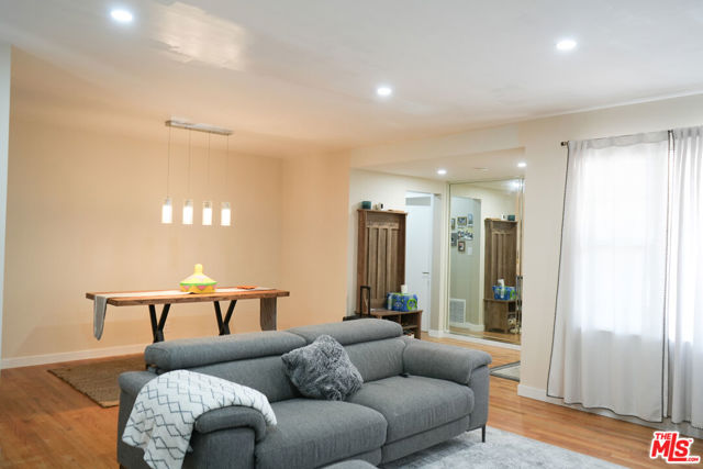 1819 W 129th Street, Gardena CA: https://media.crmls.org/mediaz/c3ef4c39-9597-4538-9f0d-691c60dfa289.jpg