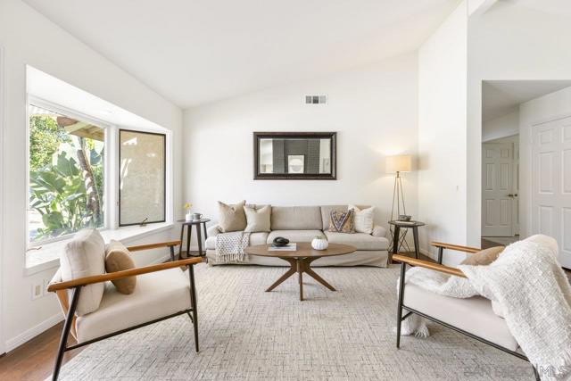 1549 Ventana Drive, Escondido CA: https://media.crmls.org/mediaz/c3ef5da8-00fb-4053-976c-400e1ffe1282.jpg