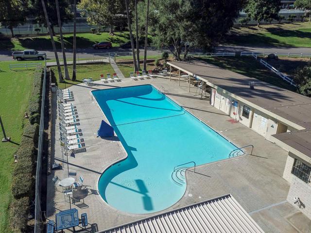 23822 Green Haven Lane, Ramona CA: https://media.crmls.org/mediaz/c3ef880e-5b92-4272-9d1a-64bf27db11a6.jpg