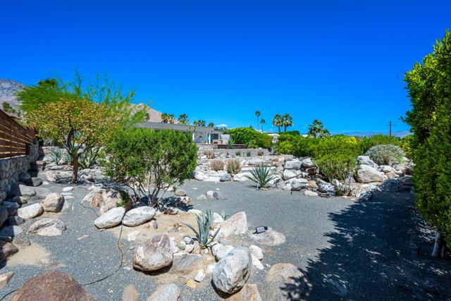 2360 N Palermo Drive, Palm Springs CA: https://media.crmls.org/mediaz/c3ef89e4-3f26-4ef4-af41-a31c5a645d30.jpg