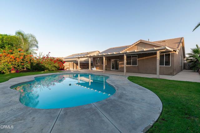 10909 Rainwater Lane, Bakersfield CA: https://media.crmls.org/mediaz/c3efcf91-2093-4fe3-8327-6cd5fd181fad.jpg