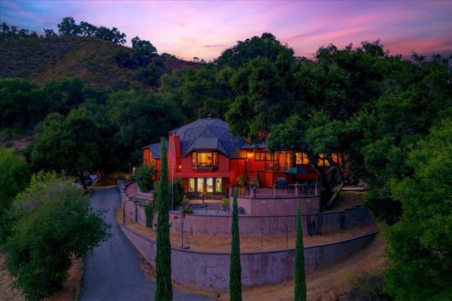 5224 Twin Falls Road, Morgan Hill CA: https://media.crmls.org/mediaz/c3f0a23b-c51f-4773-9c60-68fa40dc4f82.jpg