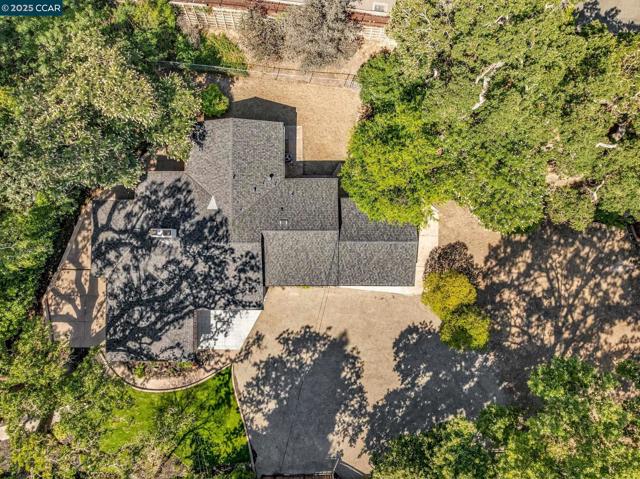 205 Castle Hill Ranch Rd, Walnut Creek CA: https://media.crmls.org/mediaz/c3f0e12f-20e4-40f7-be51-01f422be8126.jpg