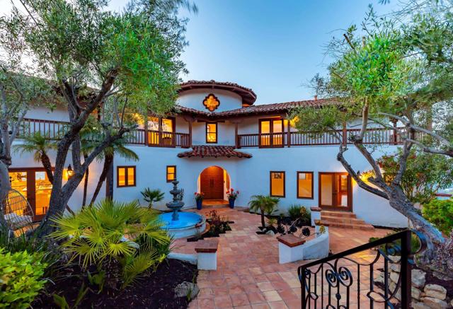859 Cocos Dr, San Marcos CA: https://media.crmls.org/mediaz/c3f10b7d-327e-4dfd-8f10-33a7a56a9020.jpg