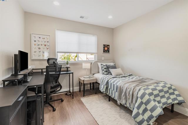 597 Singley Dr, Milpitas CA: https://media.crmls.org/mediaz/c3f1c5c6-63fc-4c8c-8a7a-170117bf2695.jpg
