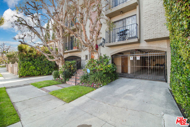 Image 2 for 839 S Holt Ave #104, Los Angeles, CA 90035