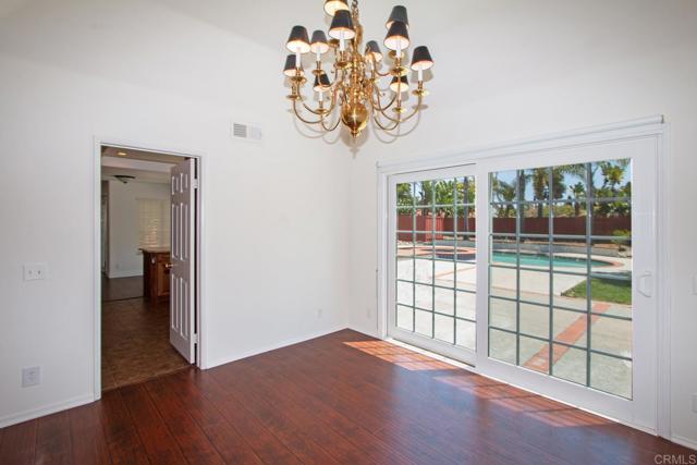 Detail Gallery Image 10 of 50 For 344 via Del Astro, Oceanside,  CA 92057 - 4 Beds | 2/1 Baths