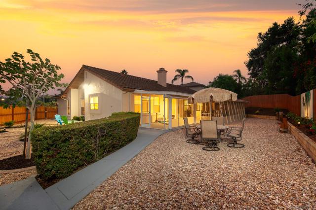 1935 Cresthaven Dr, Vista CA: https://media.crmls.org/mediaz/c3f27045-c091-4f08-98a4-c9505fbfda58.jpg