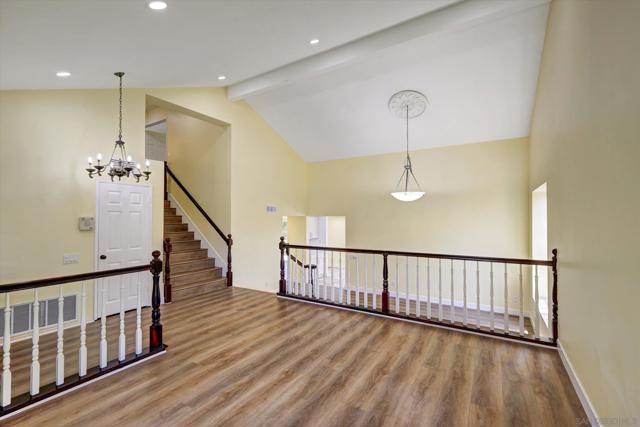 1103 Countrywood Ln, Vista CA: https://media.crmls.org/mediaz/c3f35ed1-5be6-43a4-beff-8863bb91875d.jpg