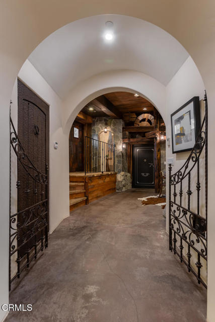 Detail Gallery Image 38 of 72 For 5065 Indianola Way, La Canada Flintridge,  CA 91011 - 5 Beds | 5/2 Baths