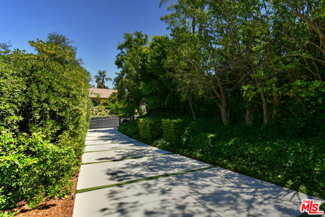 3221 Elvido Drive, Los Angeles CA: https://media.crmls.org/mediaz/c3f3beeb-7a84-44ca-bad7-5ba351b5e16c.jpg