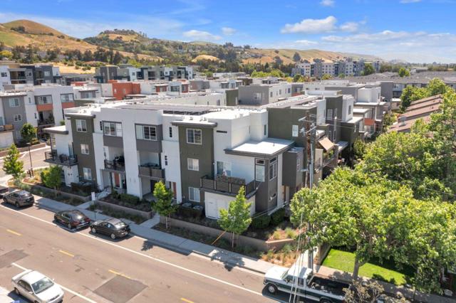 29255 Hub Court, Hayward CA: https://media.crmls.org/mediaz/c3f4bc09-c84c-404e-a7d2-b75e3eb31f0c.jpg