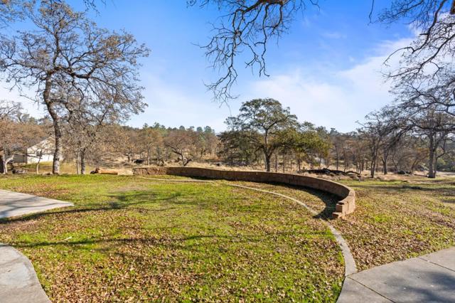 30159 Horseshoe Drive, Coarsegold CA: https://media.crmls.org/mediaz/c3f4cc80-992b-4f0e-816d-cbbae8208c99.jpg