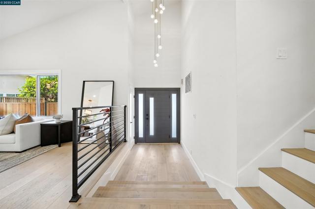 31 Junewood Ct, Danville CA: https://media.crmls.org/mediaz/c3f5e65b-4c0e-4311-8366-4ac4769fa60b.jpg
