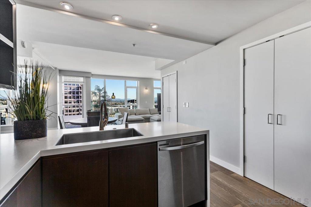 325 7th Ave - photo 15