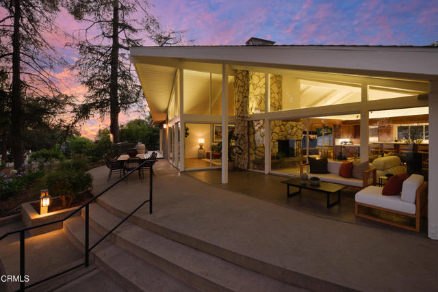 5445 La Crescenta Avenue, La Crescenta CA: https://media.crmls.org/mediaz/c3f7192f-c844-4426-860e-79634cfa4ada.jpg