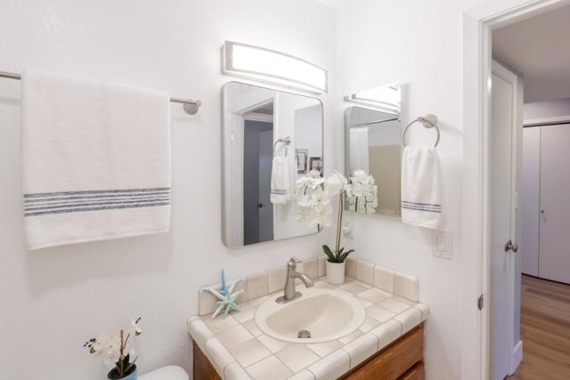 42 Arabian Way, Scotts Valley CA: https://media.crmls.org/mediaz/c3f7ffd2-d3c7-4681-9c51-53657011b423.jpg