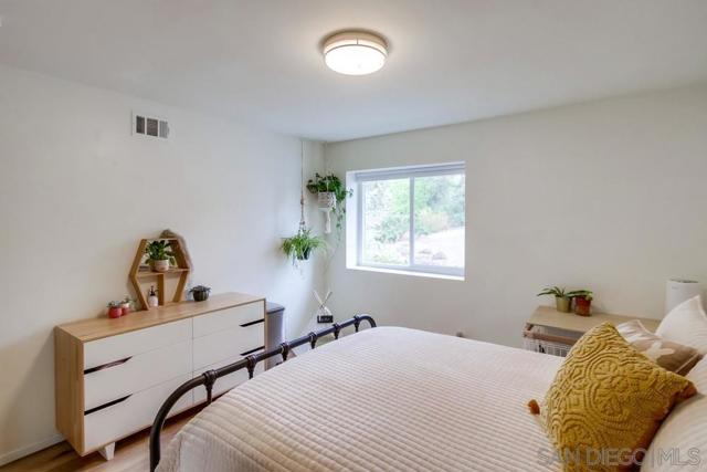16820 Orchard Bend Rd, Poway CA: https://media.crmls.org/mediaz/c3f86270-1568-4570-8dd4-0456721b06b8.jpg