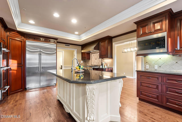 5320 Long Shadow Court, Westlake Village CA: https://media.crmls.org/mediaz/c3f8fd28-4564-48aa-94ba-b24d7da309b8.jpg