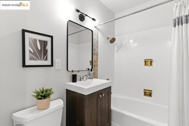 2601 College Ave, Berkeley CA: https://media.crmls.org/mediaz/c3f98ff1-a328-419c-b8fb-4a387b04a79b.jpg