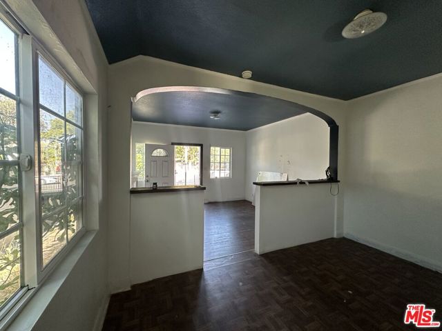 1117 N Alexandria Avenue, Los Angeles CA: https://media.crmls.org/mediaz/c3f9e821-64b5-452d-83bf-13bf6f6c94ed.jpg