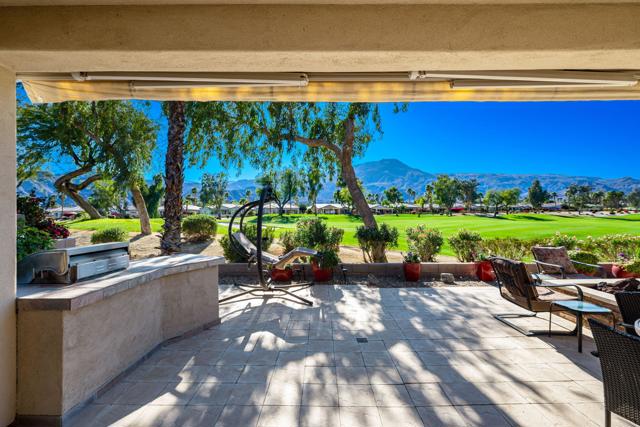 81945 Golden Star Way, La Quinta CA: https://media.crmls.org/mediaz/c3faa1ce-c265-4780-b68c-501c2d1aaaf9.jpg