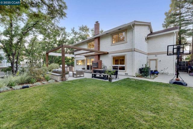 2342 Brantford Court, Walnut Creek CA: https://media.crmls.org/mediaz/c3fabee2-ff16-4732-b34f-92986114216a.jpg