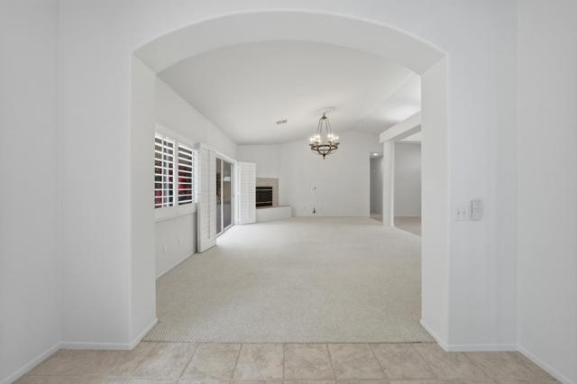 Image 8 of 42 For 78663 Como Court