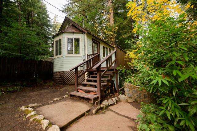 214 Teilh Drive, Boulder Creek CA: https://media.crmls.org/mediaz/c3fbfda7-fa80-4c4f-975e-3aca37af3aef.jpg