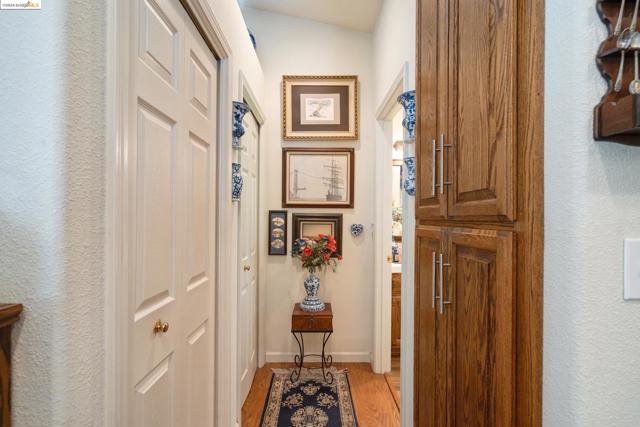 Image 32 of 41 For 2992 Buckboard Rd