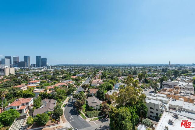 10490 Wilshire Boulevard, Los Angeles, California 90024, 2 Bedrooms Bedrooms, ,2 BathroomsBathrooms,Condominium,For Sale,Wilshire,24404625