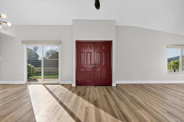 Detail Gallery Image 12 of 42 For 135 Neptune Pl, Escondido,  CA 92026 - 3 Beds | 2 Baths