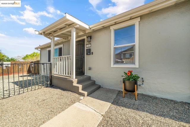 96 Highway Avenue, Bay Point CA: https://media.crmls.org/mediaz/c3fd254c-7507-41cf-b38e-92234f0b388a.jpg