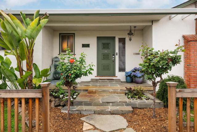 1903 Madison Avenue, Redwood City CA: https://media.crmls.org/mediaz/c3fd7d94-5e55-4adb-8ce4-504165408610.jpg