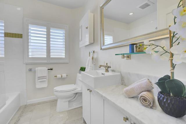 192 Oak Court, Menlo Park CA: https://media.crmls.org/mediaz/c3fd7f13-0dd1-47c8-b84e-e681a6ed1bad.jpg