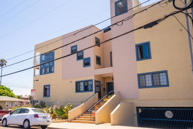 270 Dahlia Ave, Imperial Beach CA: https://media.crmls.org/mediaz/c3fe49c2-58ea-4cae-9129-353bfcd03fe9.jpg