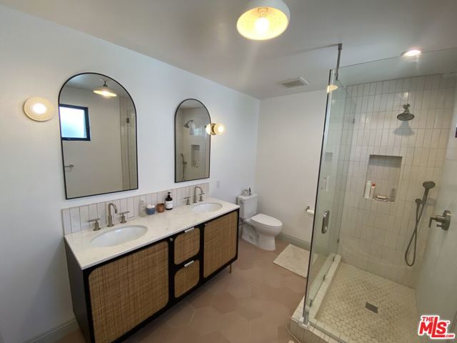 3026 Farmdale Avenue, Los Angeles CA: https://media.crmls.org/mediaz/c3fe935f-8944-40e4-9140-d2f5d2c5f666.jpg