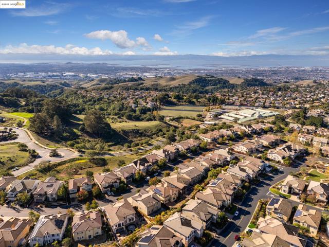 30 Arundel Dr, Hayward CA: https://media.crmls.org/mediaz/c3ff6967-f1fa-485d-aa97-3d9a95219401.jpg