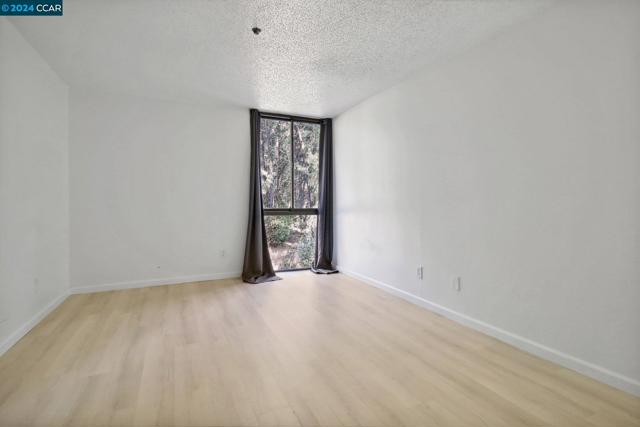 Image 13 of 36 For 555 Pierce St  840