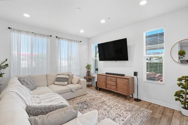 Detail Gallery Image 3 of 37 For 2607 Nanza, Spring Valley,  CA 91977 - 3 Beds | 2/1 Baths