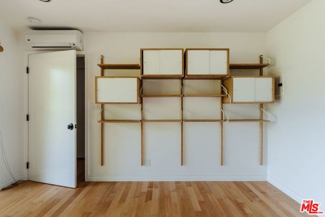 2344 Sunset Heights Drive, Los Angeles CA: https://media.crmls.org/mediaz/c4014f32-c274-4b54-a6ef-ad5056016ec1.jpg