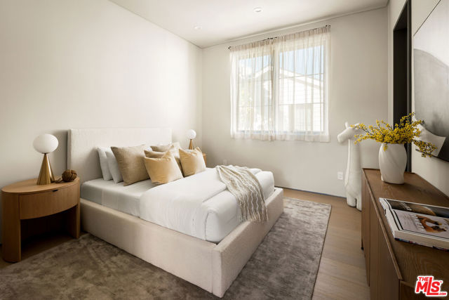 4165 Nagle Avenue, Sherman Oaks CA: https://media.crmls.org/mediaz/c40199ab-31d3-4573-9dad-7a30716b03bc.jpg