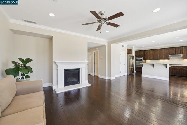 1610 Coventry Dr, Oakley CA: https://media.crmls.org/mediaz/c401e958-d7d1-48d5-9b6a-519fde291fc0.jpg