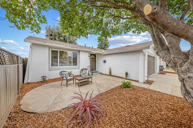 1575 Acacia Way, Morgan Hill CA: https://media.crmls.org/mediaz/c402338a-46e8-465b-9fb4-d1b7a837dfef.jpg
