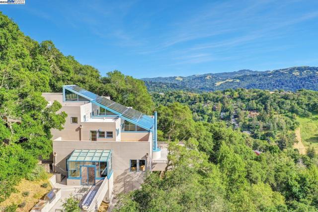 319 Tappan Ter, Orinda CA: https://media.crmls.org/mediaz/c4028065-82a0-43ff-b75f-0cb7a3e6bdd5.jpg