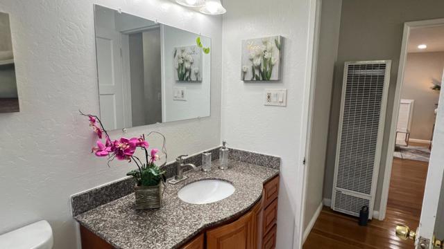 15958 Via Descanso, San Lorenzo CA: https://media.crmls.org/mediaz/c402a1b4-7312-4528-b3bf-86230f58bf91.jpg