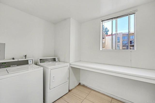 Detail Gallery Image 24 of 39 For 14141 Dickens St #111,  Sherman Oaks,  CA 91423 - 2 Beds | 2 Baths